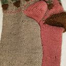 Il mio progetto del corso: Introduzione alla lavorazione di calzini a maglia a più colori. Un proyecto de Diseño de complementos, Tejido, Tejido de punto y Diseño textil de Enrica Bosio - 12.05.2024