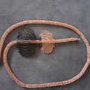 Copper and dark chocolade. My project for course: Crochet wire jewelry. Een project van Craft,  Modeontwerp, Textiel, DIY, Haken y Textielontwerp van Anna Tomczyk- Churska - 23.05.2024