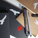 Pegatinas handmade. Un progetto di Product design, Disegno, Disegno anatomico, Illustrazione naturalistica, Stationer, Design, Illustrazione tradizionale, Artigianato e Belle arti di btrizg - 03.07.2024