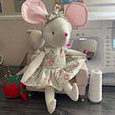 My project for course: Designing and Making Your Own Soft Toy. Design de personagens, Artesanato, Design de brinquedos, Costura, e Modelagem e confecção projeto de Pilar Navarrete - 07.06.2024