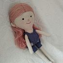 My project for course: Fabric Dolls: Design and Content Creation. Un projet de Artisanat, Conception de jouets, Réseaux sociaux, Photographie smartphone, Photographie de produits, Couture, Photographie pour Instagram , et Confection de patrons et vêtements de lucija_zizek - 21.06.2024