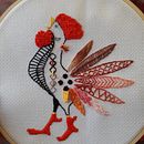 Mi proyecto del curso: Técnicas de bordado: ilustrando con hilo y aguja (gallo). Un proyecto de Bordado y Diseño textil de Sandra Uribe Pérez - 29.06.2024