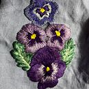 Mi proyecto del curso: Bordado freestyle sobre tul para principiantes. Accessor, Design, Embroider, Botanical Illustration, Textile Design, and Watercolor Painting project by tamara.gonzalezlehmann - 07.06.2024