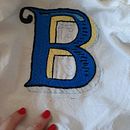 Mi proyecto del curso: Lettering para parches bordados: exprésate con tus prendas. Un projet de Broderie, Couture, DIY, Upc, cling , et Design textile de paulaerro - 10.07.2024