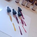 Mi proyecto del curso: Creación de acuarelas líquidas y tintas botánicas. Un progetto di Artigianato, Belle arti, Pittura, Pittura ad acquerello, DIY e Teoria del colore di Jennifer Martínez Fernández - 12.07.2024