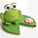 Clay Frog Craft. Arts, Crafts, and Creating with Kids project by Debbie Chapman - 07.12.2024