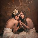 Madre Tierra. Un projet de Photographie, Direction artistique, Conception d'éclairage, Postproduction photographique, Retouche photographique, Photographie de mode, Photographie de portrait, Photographie de studio, Photographie numérique, Photographie artistique , et Photographie intérieure de Cristian Ricaurte - 19.07.2024