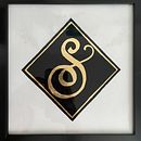 Il mio progetto del corso: Lettering con foglia d'oro su vetro inverso per insegne. Caligrafia, Lettering, H, e Lettering projeto de Sabrina Germano - 18.06.2024