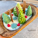 Christmas Grinch Inspired Wooden Dough Bowl Candle. Un progetto di Artigianato di xoilluminated (Belinda Resendez) - 21.07.2024