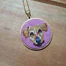 Mi proyecto del curso: Accesorios bordados: crea miniaturas de mascotas con needle painting. Een project van Sieradenontwerp y Borduurwerk van Hector Resendiz - 17.10.2024