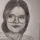 Mein Abschlussprojekt für den Kurs: Grundlagen des Porträtzeichnens mit Bleistift Ein Projekt aus dem Bereich Bildende Künste, Bleistiftzeichnung, Zeichnung, Realistische Zeichnung und Artistische Zeichnung von Hannah - 17.08.2024