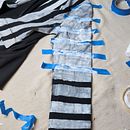 Beetlejuice Jacket DIY Ein Projekt aus dem Bereich Kino, Video und TV, Erweiterungsentwicklung, Design von Figuren, Design von Garderoben, H und werk von Geonna Snyder - 15.09.2024