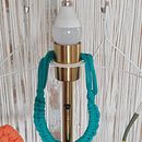 CON LOS HILOS QUE TENIA , NI TAN MAL. Un progetto di Artigianato, Design di gioielli, Macramè e Textile Design di ELENA MARIA HERNANDEZ HERNANDEZ - 15.09.2024