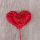 Corazón en 2D. Design de acessórios, Artesanato, Crochê, Tecido, e Design têxtil projeto de Maria Elena Navarro Puyuelo - 24.09.2024