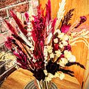 Meu projeto do curso: Design de arranjos com flores secas e preservadas. Un progetto di Interior Design, Interior design, DIY, Paesaggismo e Design floreale e vegetale di simonecarvalho_7 - 27.09.2024
