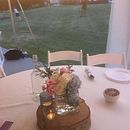 Wedding Flower Arrangements . Een project van Bloem- en plantenschikken van Little Gertie - 27.10.2024
