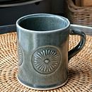 Stamp Making for Textured Pottery. Een project van Craft, Keramiek,  Interieurdecoratie, DIY y  Beeldende kunst van rebeccaloetscher - 27.10.2024