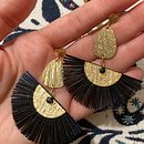 Mon projet du cours : Bijoux brodés de marqueterie de paille. Un proyecto de Diseño de complementos, Artesanía, Bordado, Diseño de moda, Diseño de jo y as de Hélène Rose - 28.10.2024