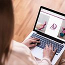Mi proyecto del curso: Diseño de marcas con retícula. Un projet de Design , Création de logos, Br et ing et identité de Alejandra Cortes - 26.10.2024