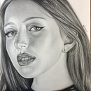 Contemplación. Een project van Traditionele illustratie,  Beeldende kunst,  Schetsen, Tekening met potlood,  Tekening,  Portrettekening, Realistische tekening,  Artistieke tekening y Naturalistische illustratie van Hugo Ramirez - 08.11.2024