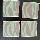 Mi proyecto del curso: Técnicas decorativas y diseño de jabones en frío. Een project van Craft, DIY,  Br, ing en identiteit y  Beeldende kunst van Kenia Paniagua Romero - 14.11.2024