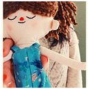 Mi proyecto del curso: Muñecos de tela: diseño, costura y creación de contenido. Un progetto di Artigianato, Fotografia per Instagram, Fotografia con smartphone, Modellistica, confezione sartoriale, Fotografia di prodotti, Cucito e Design di giocattoli di Fernanda Espinoza García - 24.11.2024