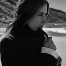 playa soledad. Un proyecto de Fotografía, Fotografía de retrato e Iluminación fotográfica de Sonia Fernandez Rodriguez - 08.12.2024