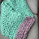 Kocyk. Un proyecto de Diseño de complementos, DIY, Diseño de moda, Tejido y Tejido de punto de marta_noszczynska - 11.12.2024