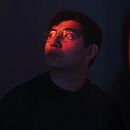 Autorretrato fotográfico: explora la luz y el color. Un progetto di Fotografia, Autoritratto fotografico, Fotografia di interni, Illuminazione fotografica, Ritocco fotografico e Social media di Rodrigo Abraham Gamboa Hernández - 16.12.2024