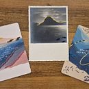 Postkarten besticken. Un proyecto de DIY, Bordado, Papercraft, Fotografía y Diseño textil de Ana Vogt - 27.12.2024