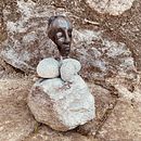 Ceramic bust on natural stone Ein Projekt aus dem Bereich H, werk, Design von Figuren, Dekoratives Malen, Bildende Künste und Skulptur von dilekkhan - 13.01.2025