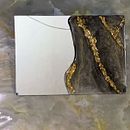 Resina sobre espejo X Domestika. Un progetto di Artigianato, DIY, Design e creazione di mobili, Interior design e Product design di Ruth-thamar Charles - 16.03.2025