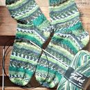 COLORED SOCKS. Accessor, Design, Fashion Design, Fiber Arts, Knitting, and Textile Design project by laureanne_1 - 03.23.2025