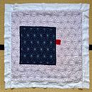 Repairing a pillow-case with sashiko. Un progetto di DIY, Ricamo, Fiber Art, Textile Design, Upc e cling di malachel - 08.04.2025