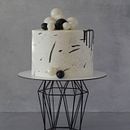 Black and white cake.. Un progetto di DIY e Design di cakencakes - 17.04.2025