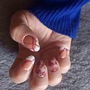 Nail Art Fuego y Tierra. Un proyecto de Pintura decorativa, Diseño, Ilustración tradicional, Pintura y Pattern Design de Yessenia Yaguana - 23.05.2025