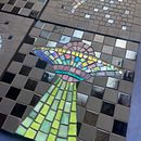 'Cosmic' Mosaic Tiles. Un proyecto de Diseño de interiores, Interiorismo, Cerámica y Artesanía de Amy Exton - 05.06.2025