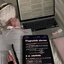 Mi agenda semanal🌸. Un proyecto de Consultoría creativa, Gestión del diseño, Marketing, Gestión y productividad							 de Naibith Mancilla - 16.06.2025