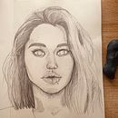 Retrato a lápiz . Un proyecto de Dibujo artístico, Dibujo, Dibujo de Retrato, Sketchbook y Bocetado de Andrea Vanegas Villamil - 21.07.2025