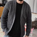 Cárdigan masculino. Un proyecto de Diseño de moda, DIY, Tejido, Crochet y Diseño textil de jorgelina_92 - 31.07.2025