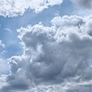 Head in the Clouds. Un proyecto de Escritura y Escritura creativa de Van Thi Diep - 01.08.2025