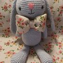 Conejo ganchillo Ein Projekt aus dem Bereich Amigurumi, H, werk, Crochet, Textildesign und Spielzeugdesign von Olga DPM. - 04.08.2025
