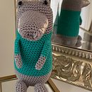 Cocodrilo a crochet.. Un progetto di Amigurumi, Artigianato, Uncinetto, DIY, Fiber Art, Textile Design e Design di giocattoli di Rosa Angélica Navarro Ayala - 10.08.2025