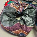 Scrunchie . Design textil de Mariama Camara-Booth - 09.09.2025