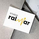 Ralmar Studio Ein Projekt aus dem Bereich Kunstleitung, Br, ing und Identität, Design, Grafikdesign und Logodesign von Maria Luz Rivas Palomino - 05.10.2025