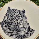 Onça pintada  . Desen, Broderie, Arte din fibre, Ilustrație tradițională, Desen realist și Design textil de Danilo Heberhard - 10.21.2025