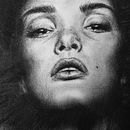 Atmospheric Portrait in Charcoal. Projekt z dziedziny  R i sunek użytkownika emma_met - 26.10.2025