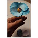 flor de porcelana fría. Een project van Craft, DIY, Bloem- en plantenschikken y Beeldhouwwerk van Bea Diaz Ruggiero - 09.12.2025