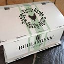 French Inspired Bread Bin. Un progetto di DIY e Artigianato di Karien van der Westhuizen - 01.03.2026