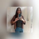 Cardigan top down . Un progetto di Uncinetto, Fashion design, DIY, Fiber Art, Textile Design e Artigianato di lucia_frat80 - 23.04.2026
